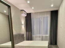 Сдам 2х комн кв-ру в центре по ул.Независимости 4000 грн/мес